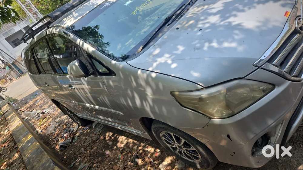 Toyota Innova 2012 Diesel Well Maintained