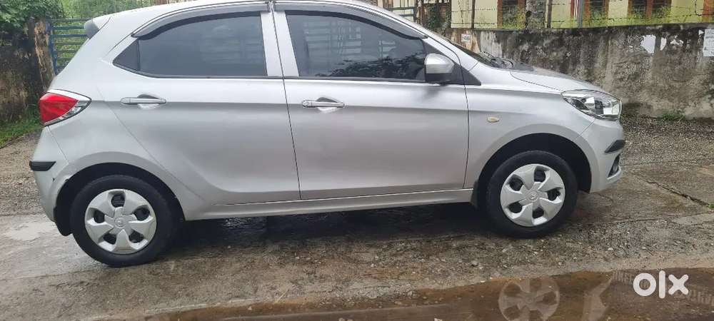 2017-18 Tata Tiago Xta Amt Low Km Company Service 2nd Ownership