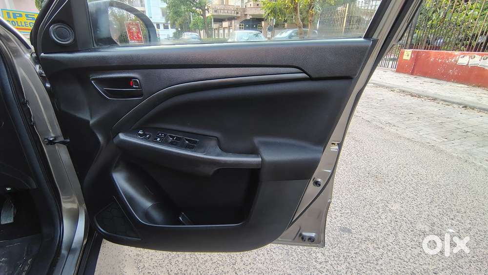 Maruti Suzuki Brezza 1.5 Vxi Smart Hybrid, 2023, Petrol