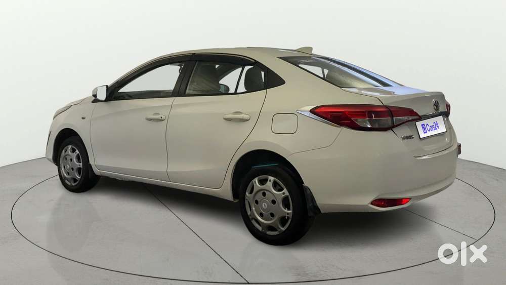 Toyota Yaris J Cvt, 2018, Petrol