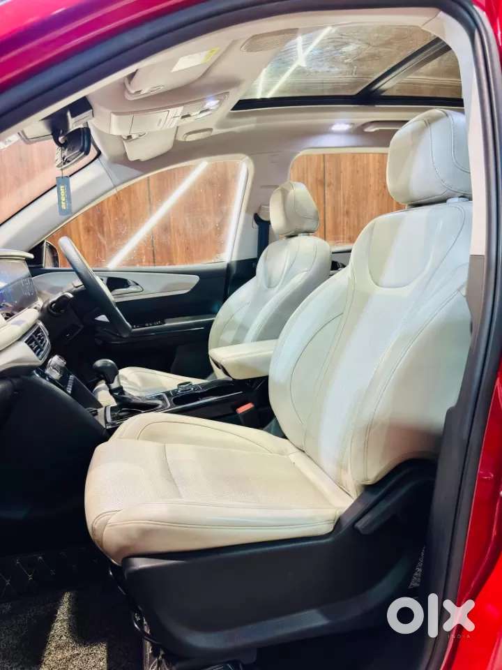 Mahindra Xuv700 2.2 Ax 7 Diesel At Luxury Pack Str Awd, 2023, Diesel