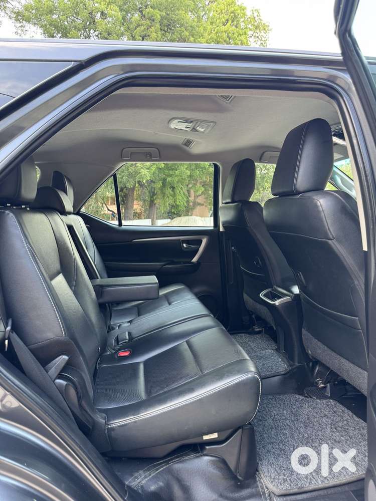 Toyota Fortuner [2021-ongoing] 2.8 2wd Diesel Mt, 2021, Diesel