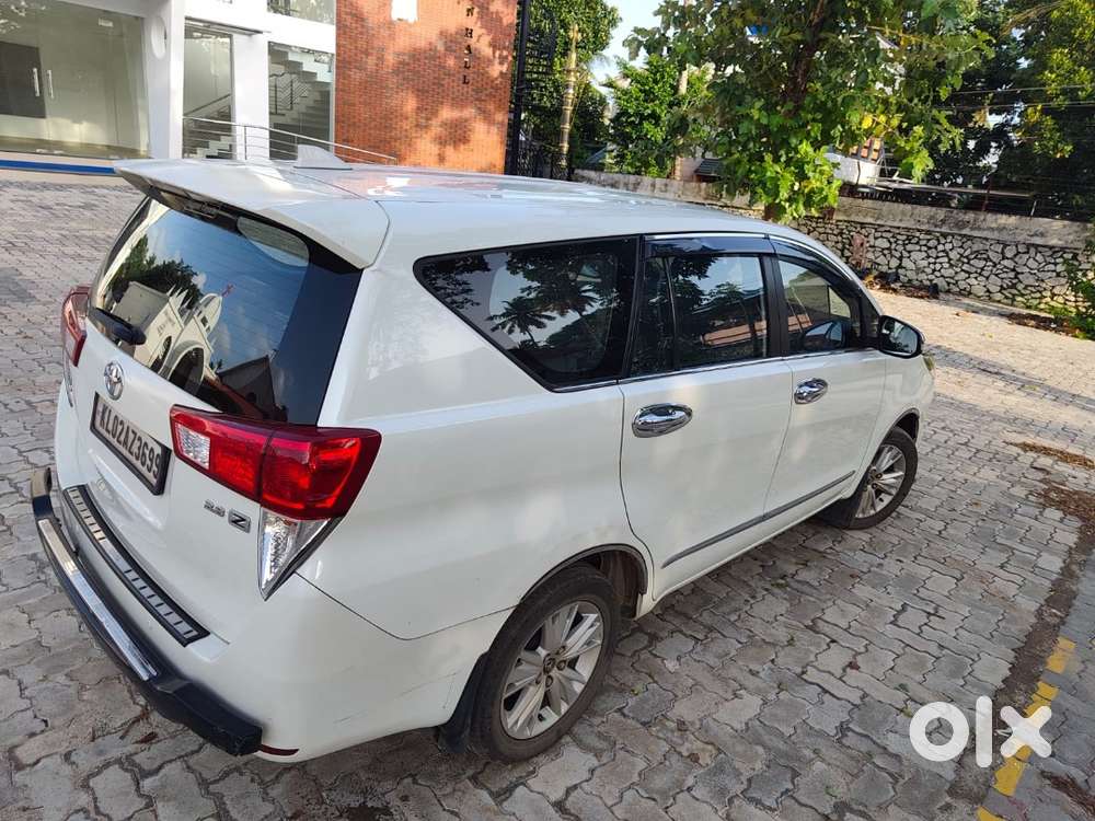 Toyota Innova Crysta 2016 Diesel Well Maintained
