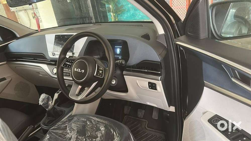 Brand New Kia Carens 2026 1.5 Premium Optional