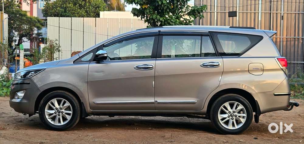 Toyota Innova Crysta 2.4 V 7 Str, 2016, Diesel