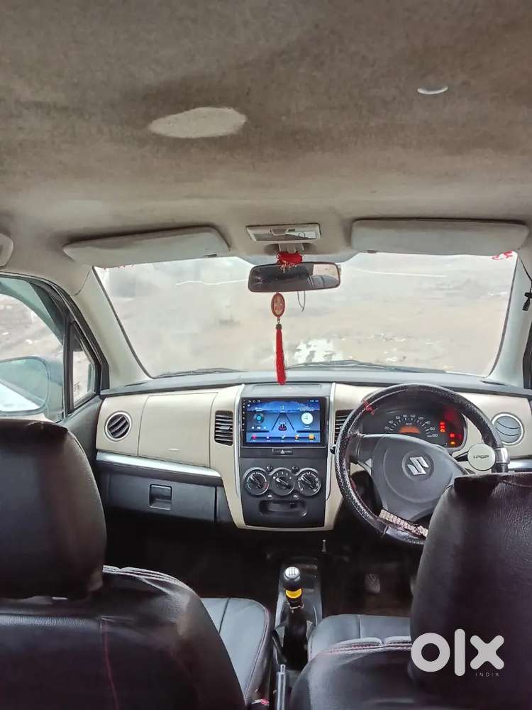 Car Me Koi Bhi Kami Nhi Hai Ghar Per Khadi Rehti Hai