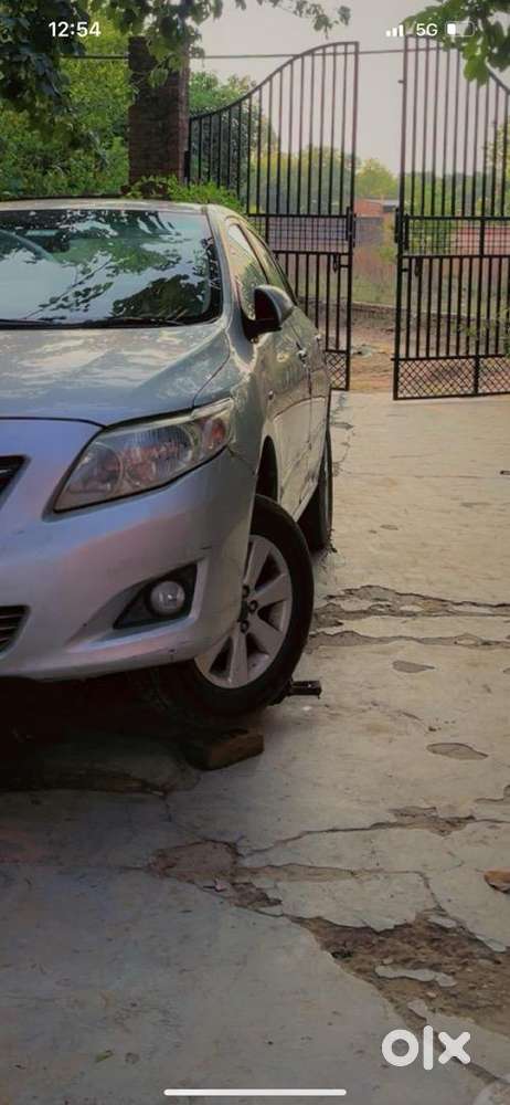 Toyota Corolla Altis 2011 Petrol Well Maintained