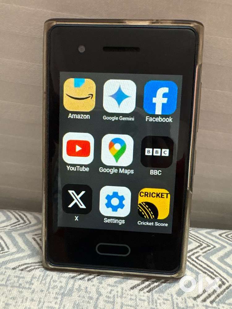 World smallest 4g phone