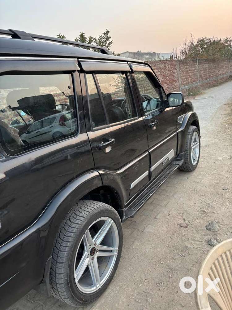 Mahindra Scorpio 2015 S6 Bodykit S11 Diesel 100000 Km Driven