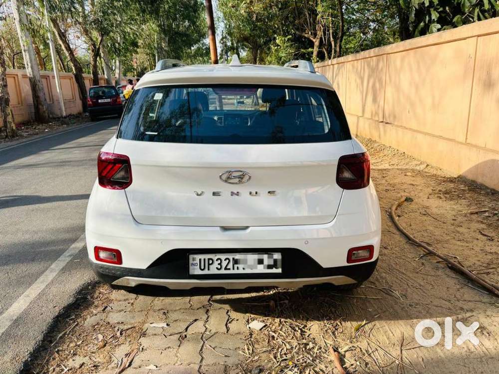 Hyundai Venue, 2022, Cng & Hybrids