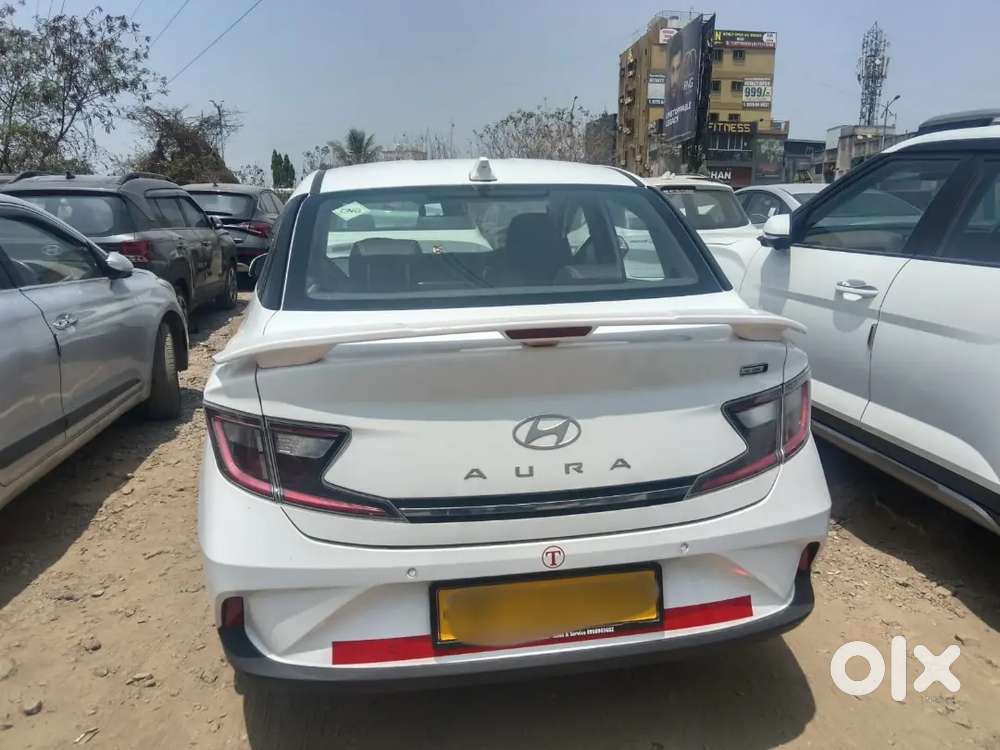 Hyundai Aura Sx Petrol +cng 2026