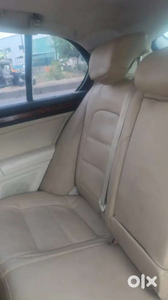 Skoda New Superb 2011