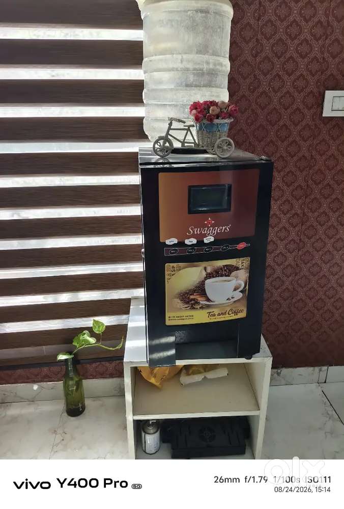 Coffee machine new condition with stand