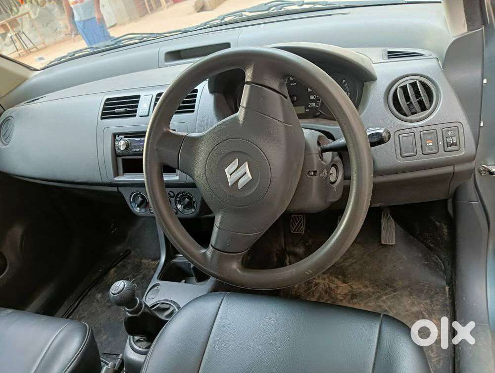 Maruti Suzuki Swift Vxi + Manual, 2011, Petrol