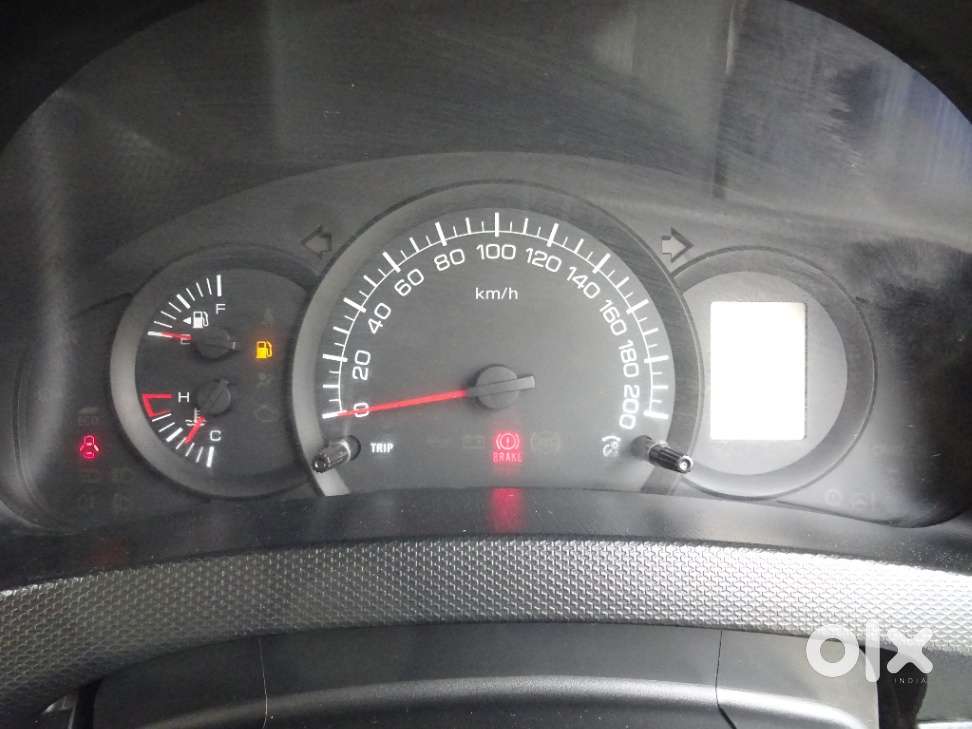 Maruti Suzuki Swift Lxi Bsiv, 2013, Petrol