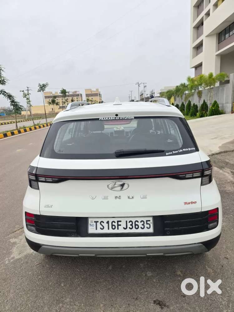 Hyundai Venue 1.0 Sx (o) Turbo Dct, 2023, Petrol