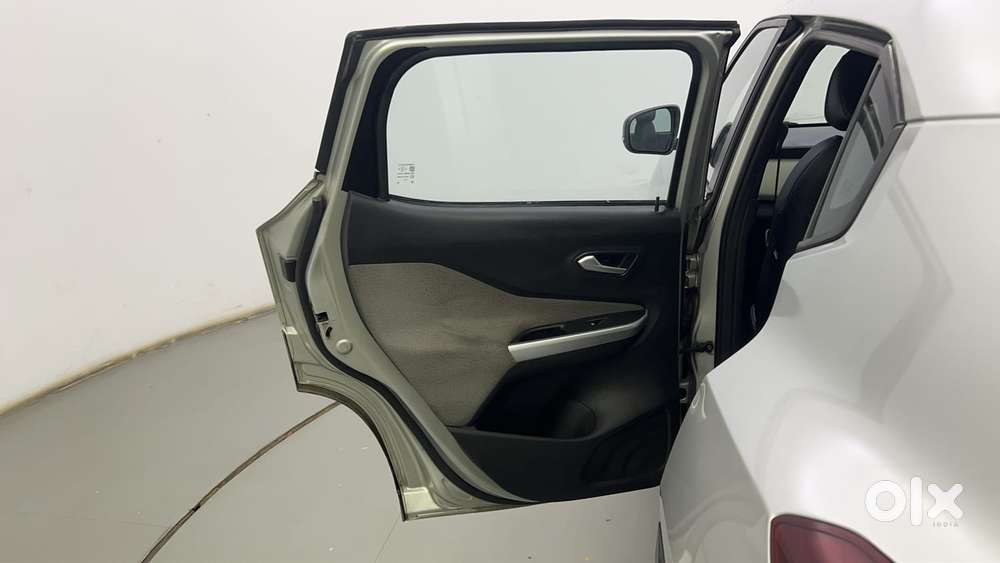 Nissan Magnite Xv Turbo, 2021, Petrol