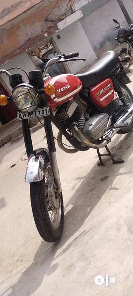 Yezdi on sale bike olx