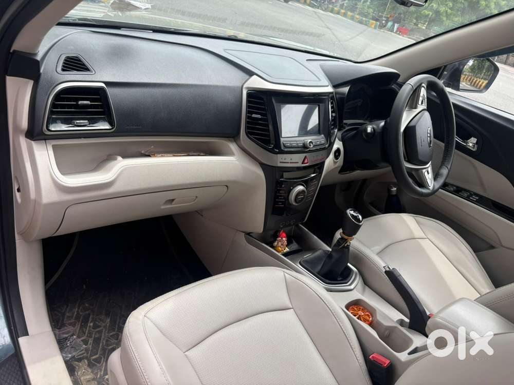 Mahindra Tuv 300 2025 Green