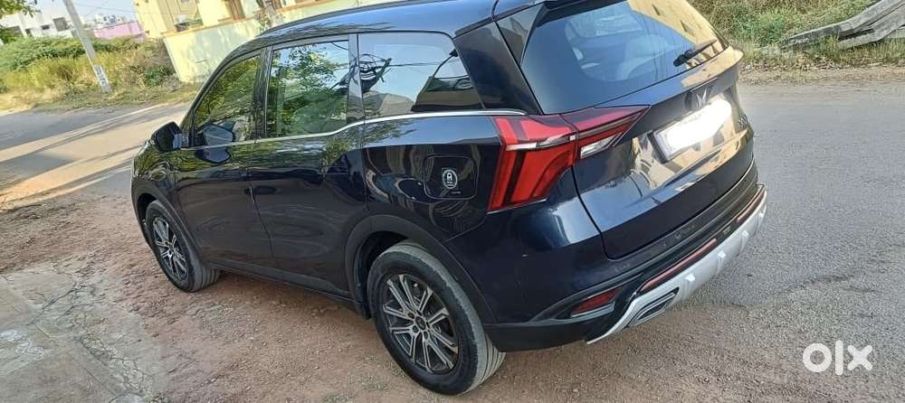 Mahindra Xuv700 2.2 Ax 7 Diesel Mt Luxury Pack Str, 2023