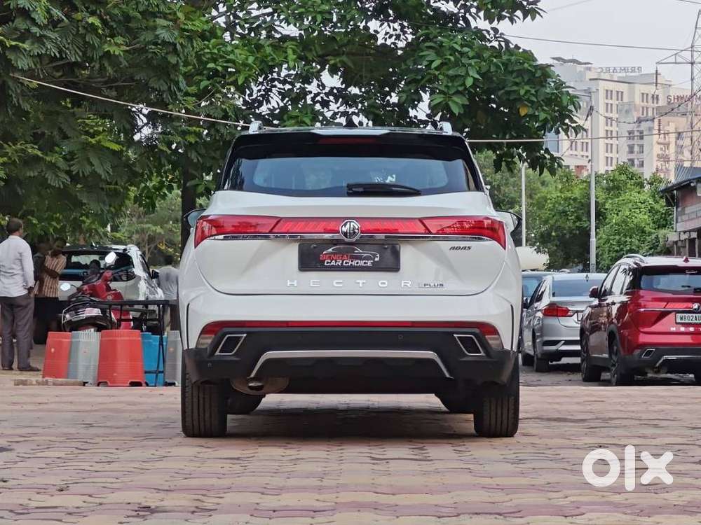 Mg Hector Plus Savvy Pro 1.5 Turbo Petrol Cvt 7 Str Dual Tone, 2023,..