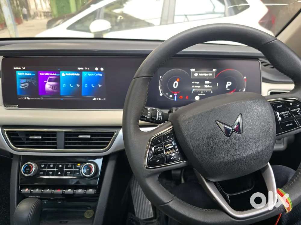 Mahindra Xuv 700 Diesel Automatic 15000 Km Showroom Condition