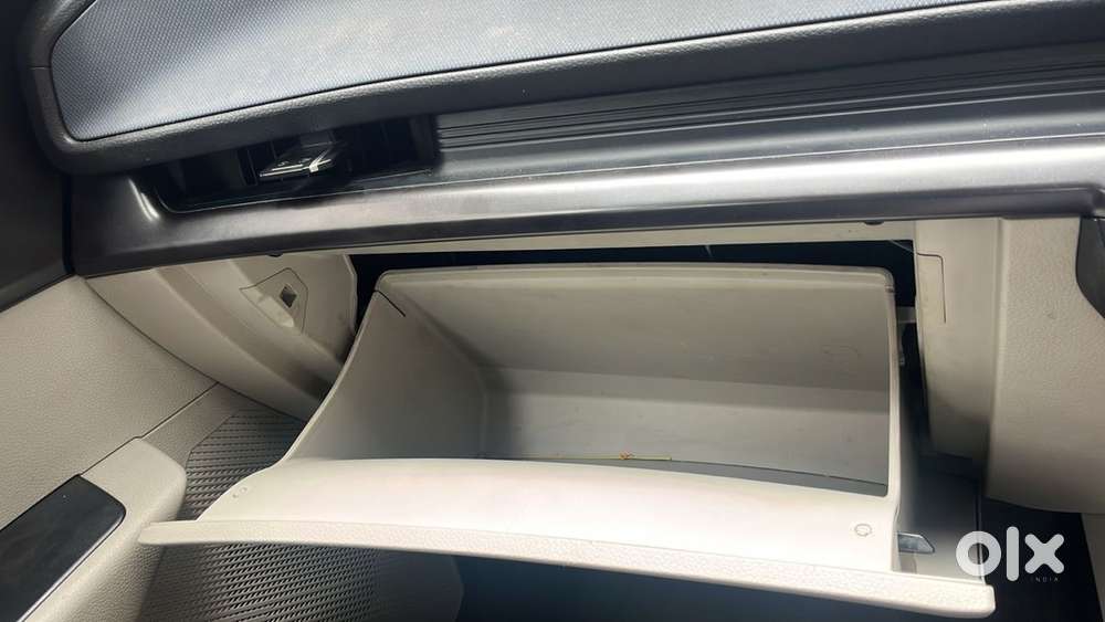 Kia Carens Clavis Petrol Manual 2025