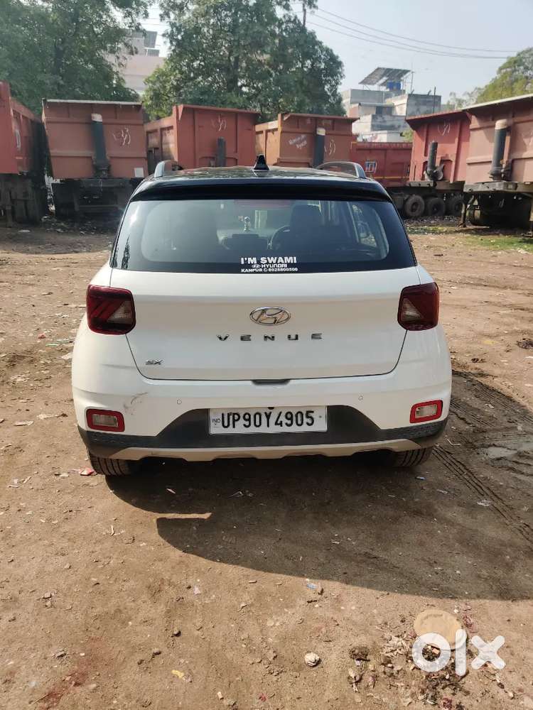 Hyundai Venue Sx Dual Tone October-2021 With All Top Model Features