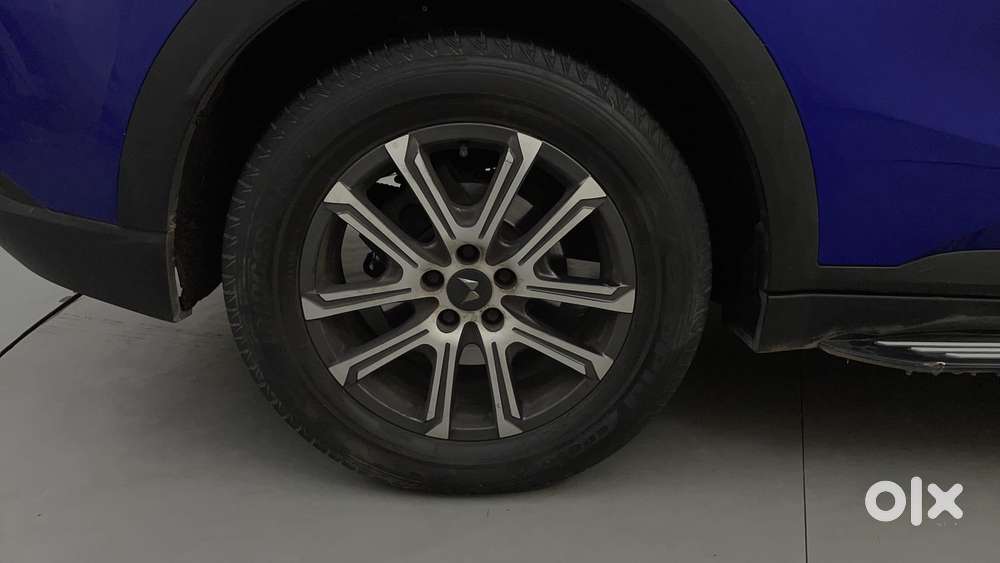 Mahindra Xuv700 2.0 Ax 7 Petrol At Luxury Pack Str, 2022, Petrol