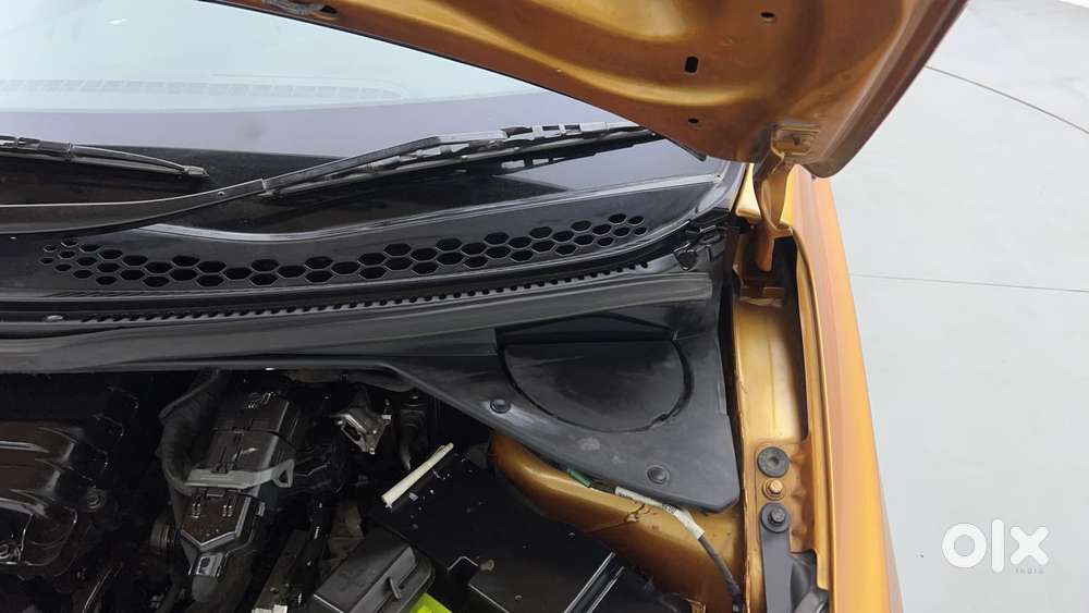 Tata Tiago Xza, 2017, Petrol