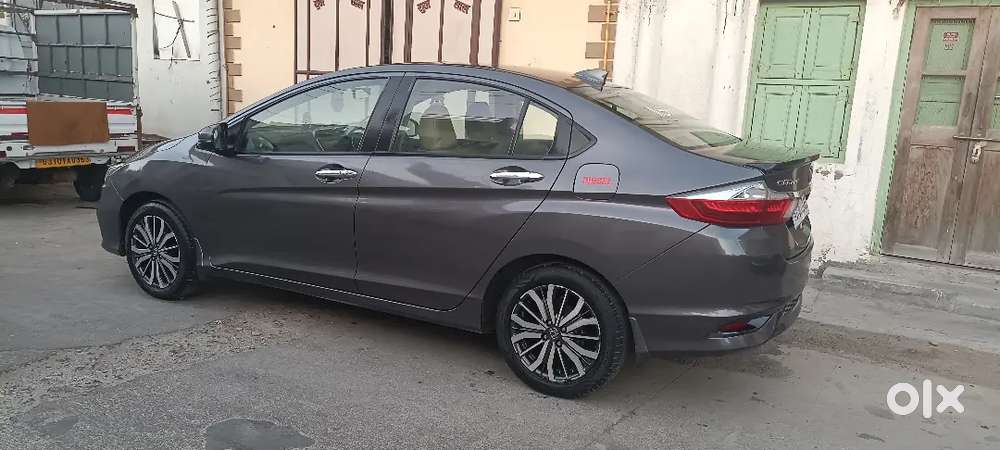 .. Good Condition Top Model Sunroof Meghval