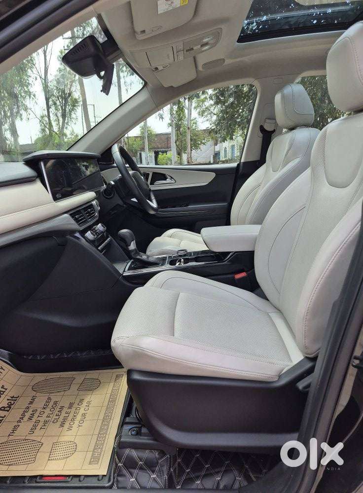 Mahindra Xuv700 2.2 Ax 7 Diesel At Luxury Pack Str, 2024, Diesel