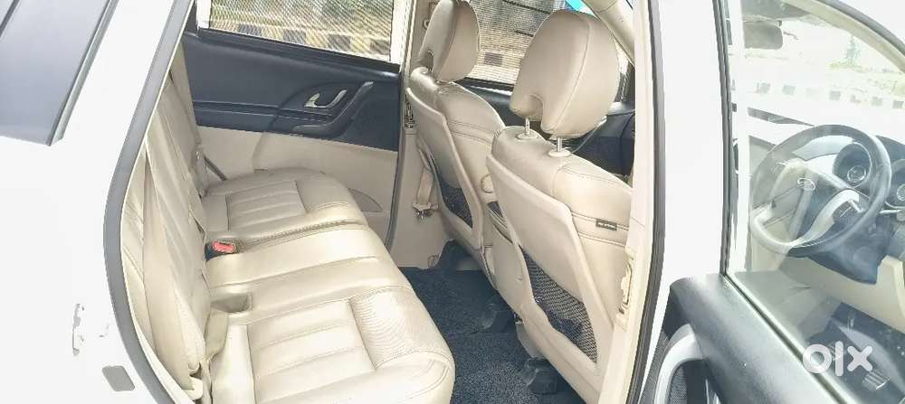 Xuv 500 W10