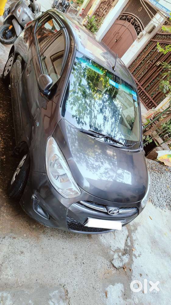 Top Model Hyundai I10 Sportz 2012