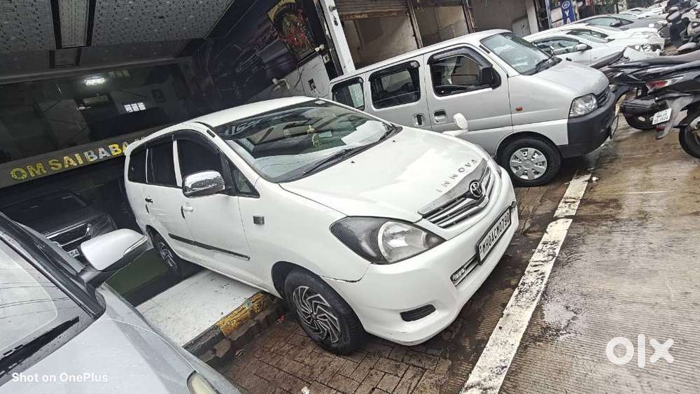 Toyota Innova 2.5 E Diesel Ps 8-seater, 2006, Diesel