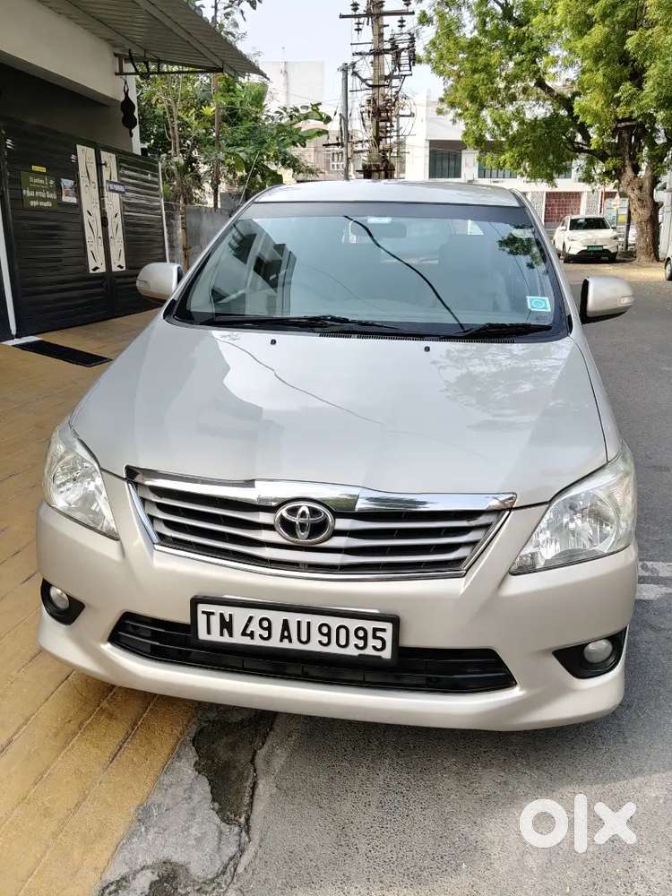 Toyota Innova 2012