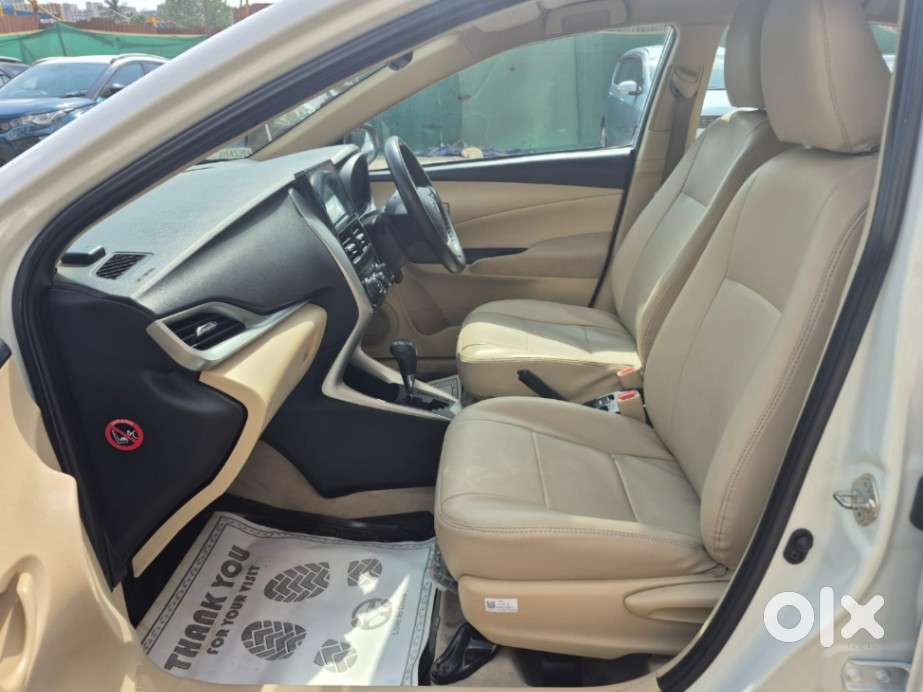 Toyota Yaris J Cvt, 2021, Petrol