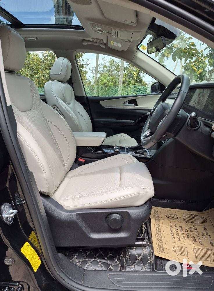 Mahindra Xuv700 2.2 Ax 7 Diesel At Luxury Pack Str, 2024, Diesel