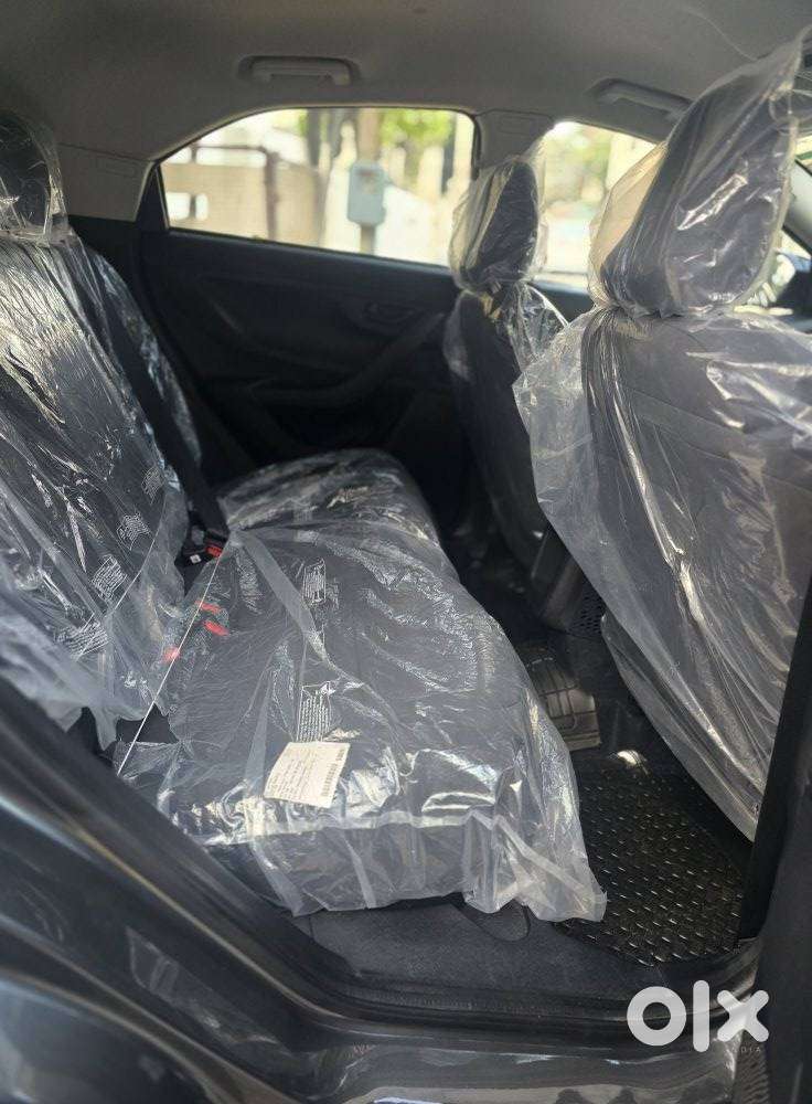 Tata Nexon Smart Plus1.2 Revotron Petrol 5 Mt, 2025, Petrol
