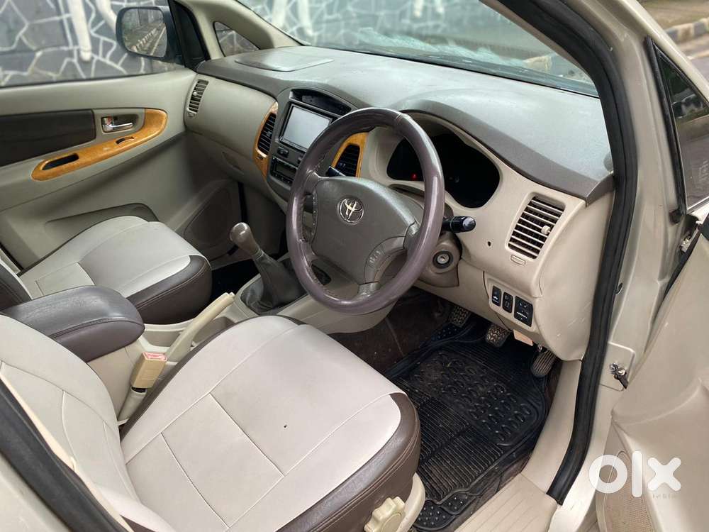Toyota Innova 2.5 Vx 8 Str Bs-iii, 2011, Diesel