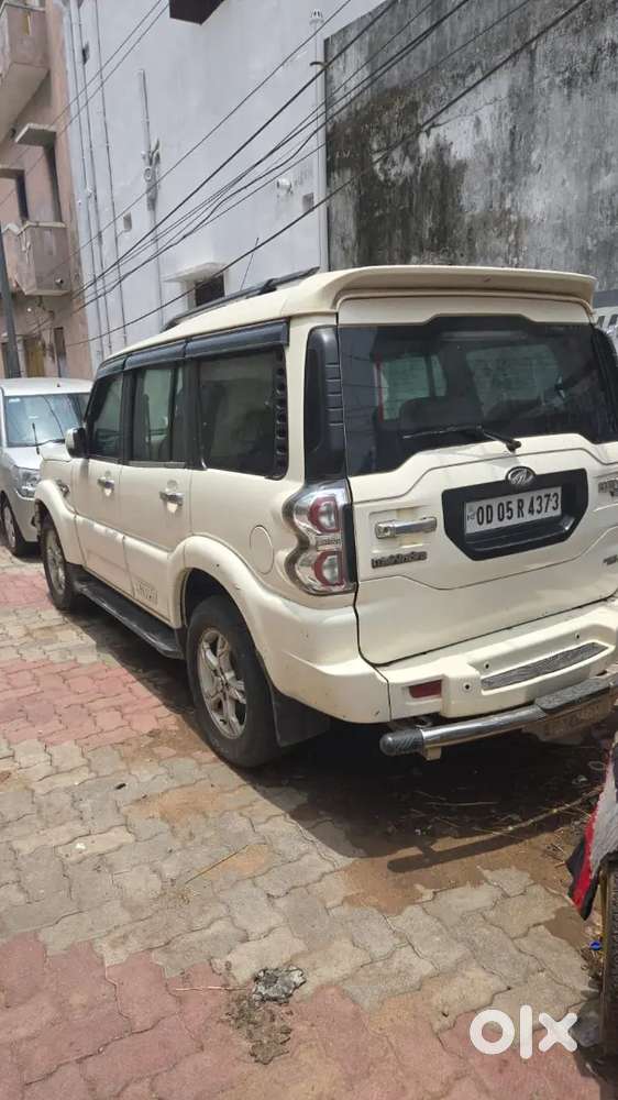 Mahindra Scorpio S10 Diesel 2015