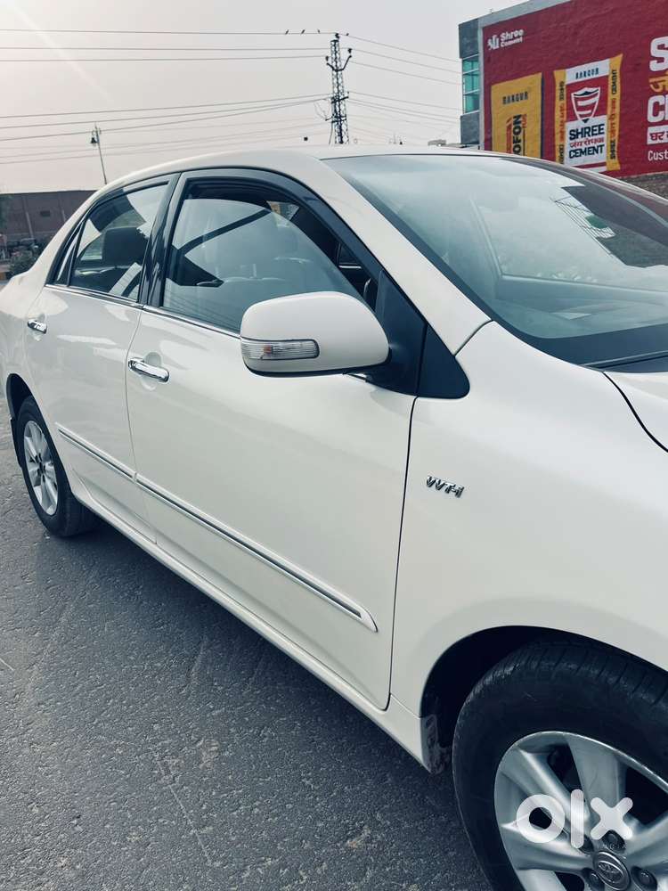 Toyota Corolla Altis [ ] 1.8 Vl At, 2011, Petrol