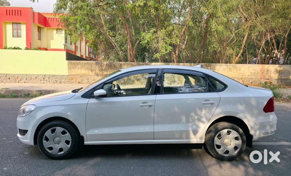 Skoda Rapid Petrol Manual 2016