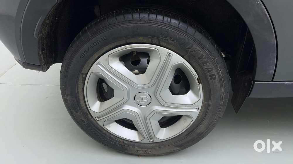 Tata Nexon 1.2 Revotron Xm (s), 2022, Petrol