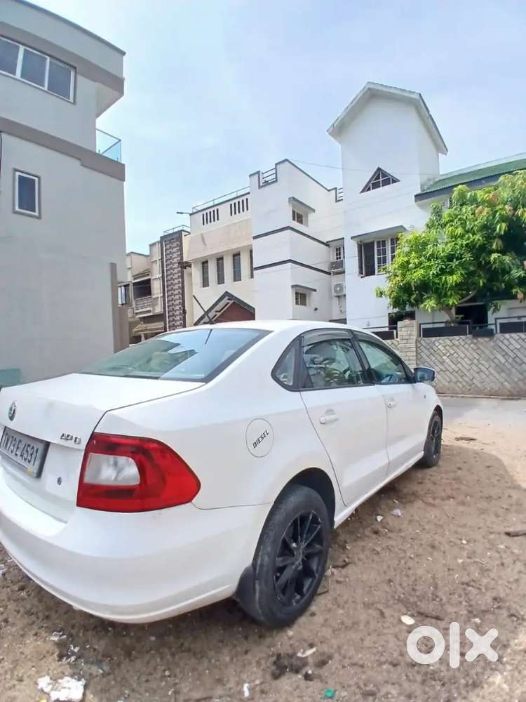 Skoda Rapid Ambition 2013