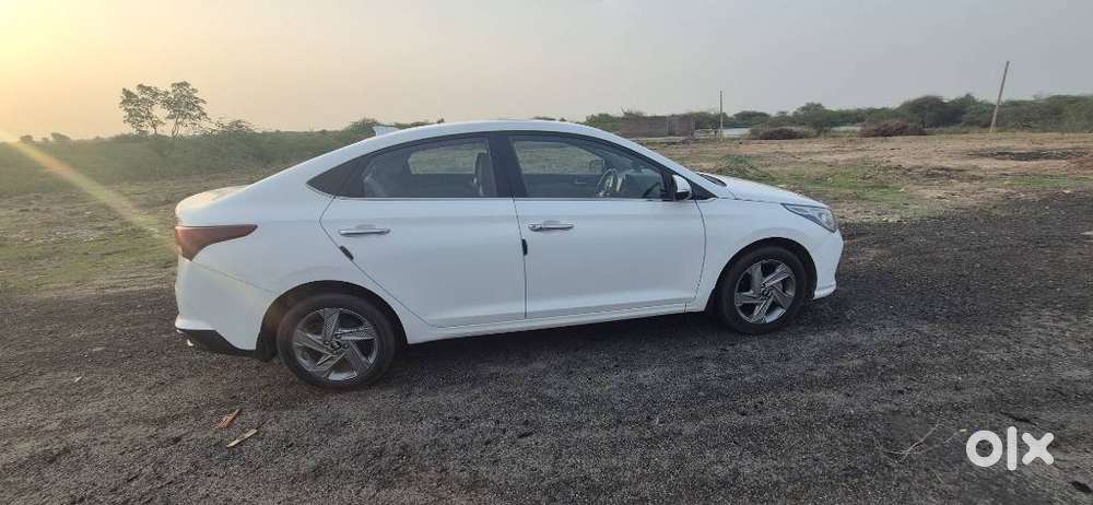 Hyundai Verna 1.5 Sx (o) Petrol Mt, 2022, Petrol