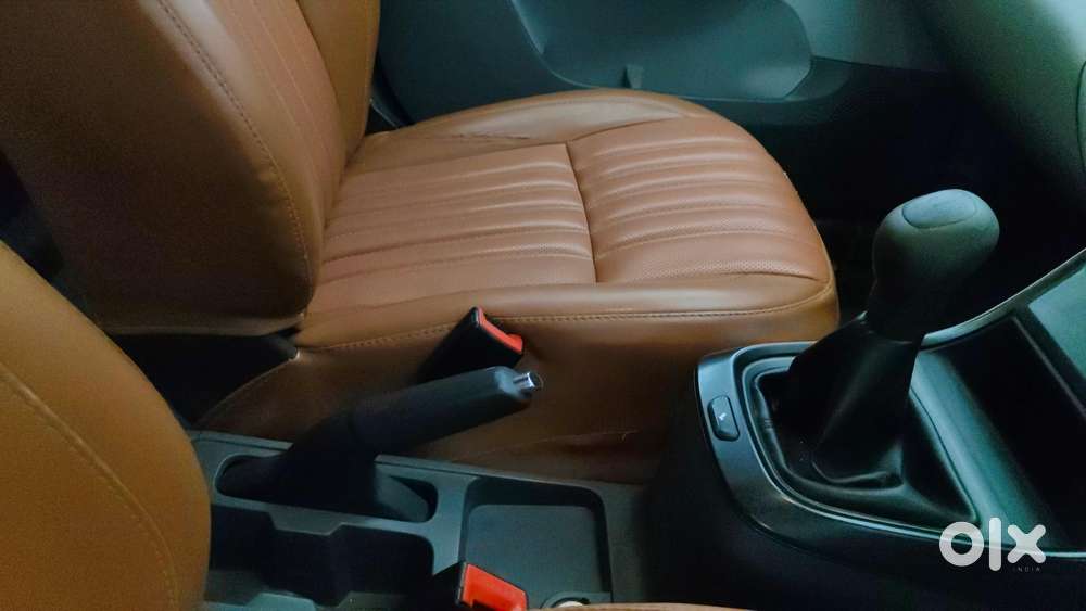 Tata Altroz 1.2 Xe, 2020, Petrol
