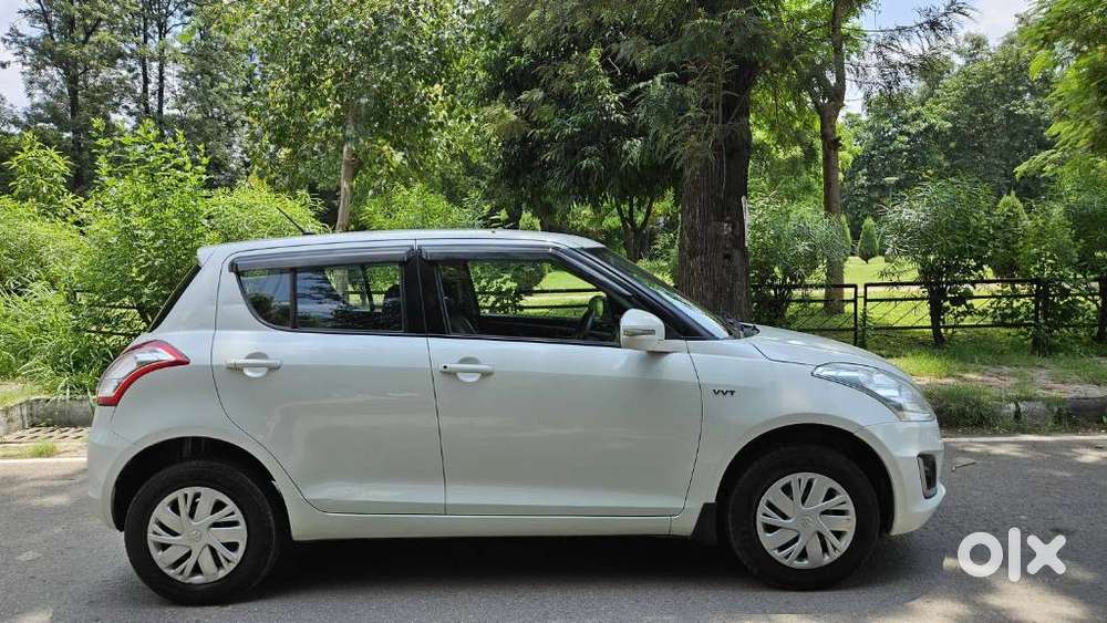 Maruti Suzuki Swift Vxi + Manual, 2015, Petrol