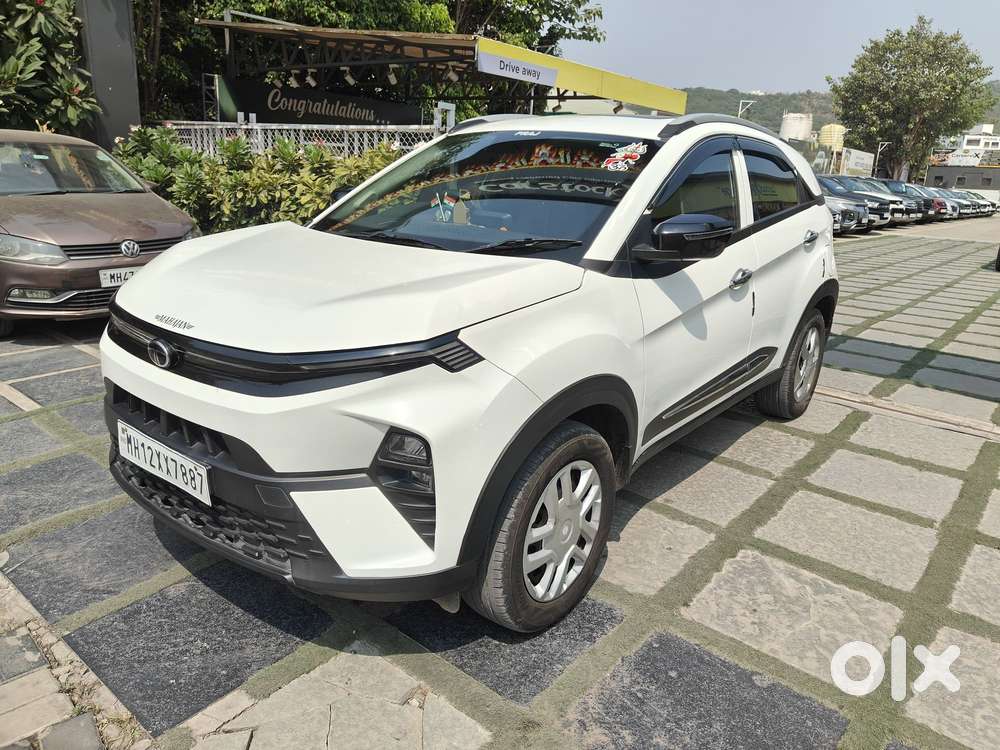 Tata Nexon Smart Plus S 1.2 Revotron Petrol 5 Mt, 2025, Cng & Hybrid..