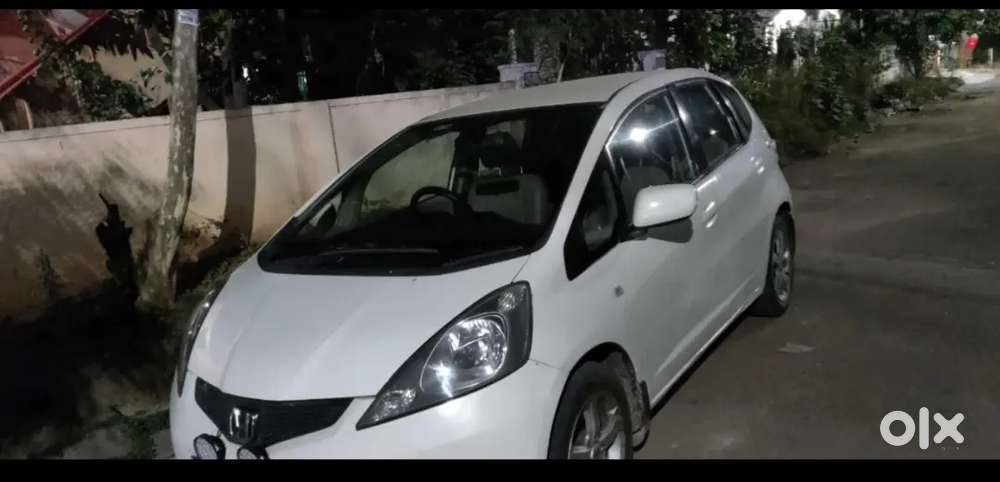 Honda Jazz 2010 Petrol Well Maintained With Dual Air Bags